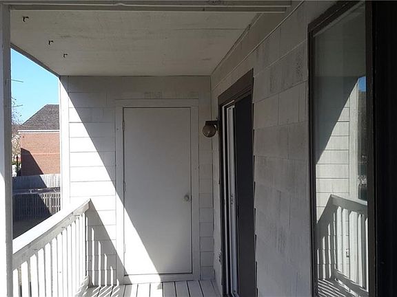 5th image of 2235 Kleen St