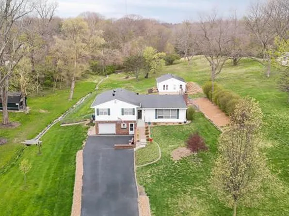 20 S Oakland Dr, Caseyville, IL 62232