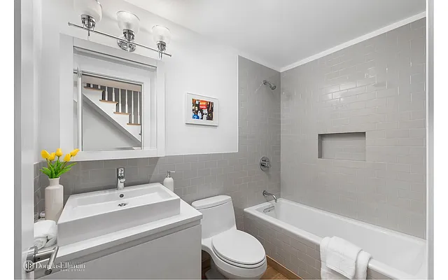 Sold by Douglas Elliman | media 21