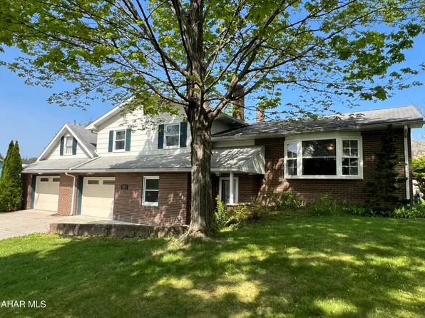425 Ferndale Dr, Tyrone, PA 16686