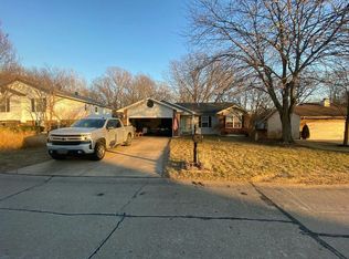 1298 Golden Gate Ln, Saint Peters, MO 63376