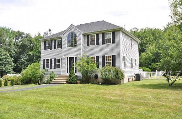 1st image of 19 Diamond Hill Dr