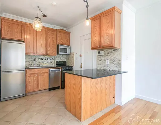 Rented by City Connections Realty | media 4