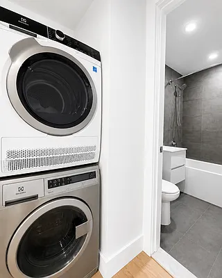 Laundry, photo 1