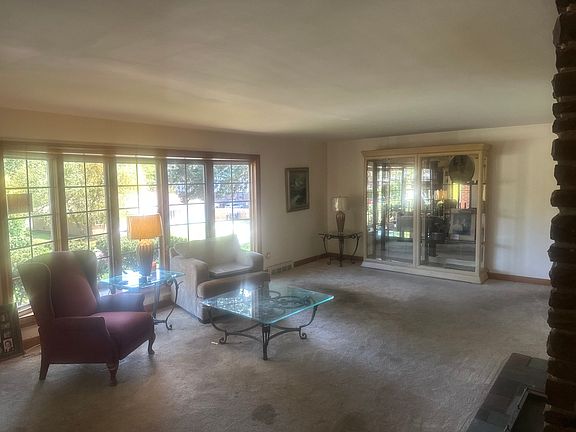3rd image of 9410 S 86th Ct