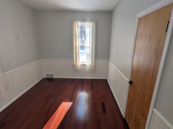 408 W Messenger St, Rice Lake, WI 54868