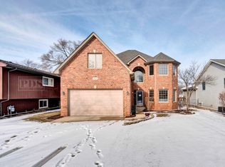 561 W Belden Ave, Elmhurst, IL 60126