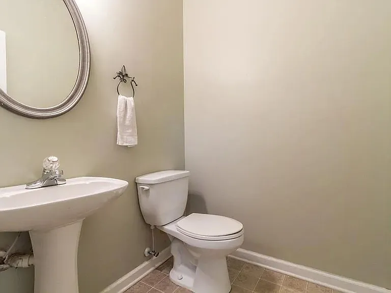 5640 Sterling Ct — Photo 7