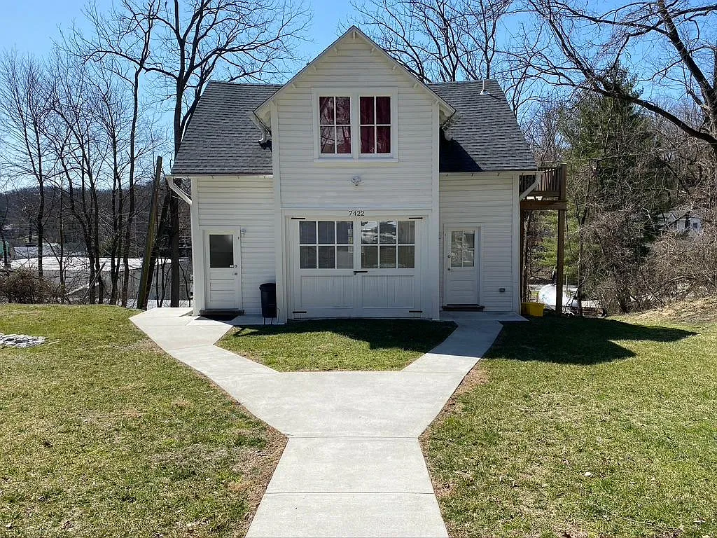 7422 Springfield Ave — Photo 1