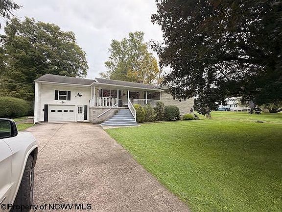 3rd image of 106 Lough Ln
