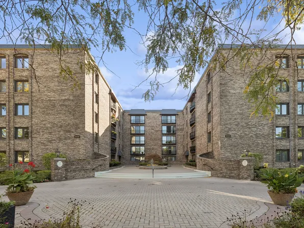 1005 Bonnie Brae Pl APT 4E, River Forest, IL 60305