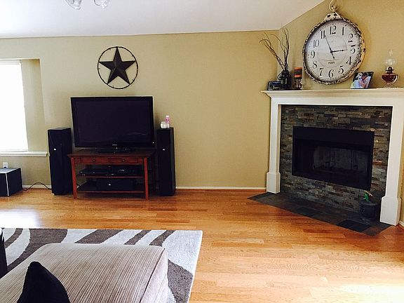 Hard wood floor/fresh paint