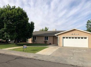 609 E 39th St, Farmington, NM 87401