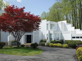 9120 Persimmon Tree Rd, Potomac, MD 20854