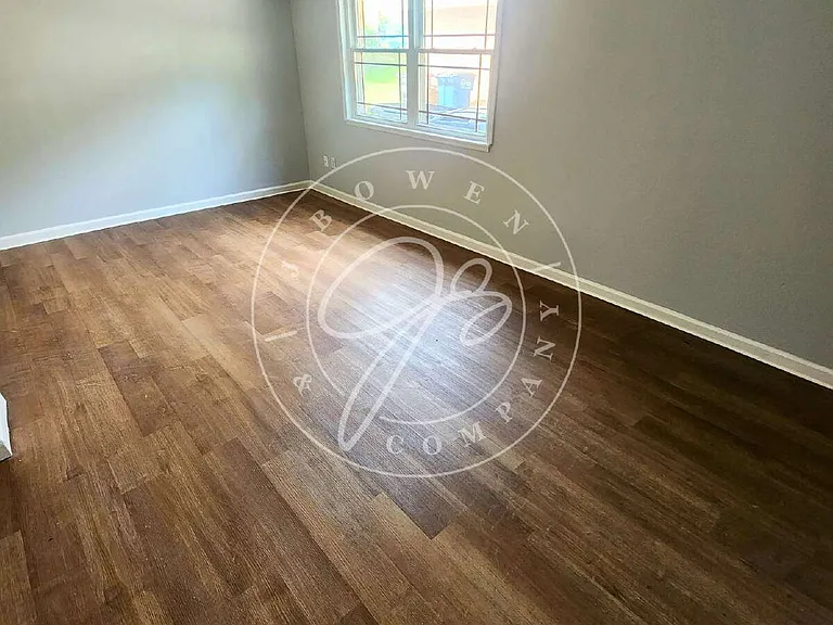 2217 Hickory St — Photo 10