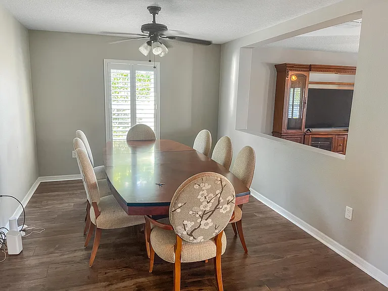 1641 Strathmore Cir — Photo 3