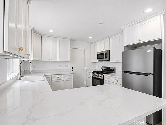 2nd image of 16385 Valencia Ave Unit 2