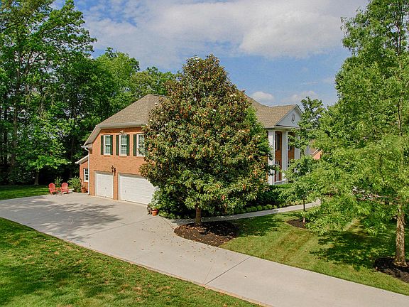 3rd image of 1270 Kensington Dr