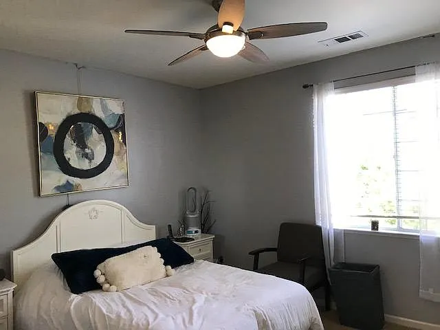 10379 N Pierpont Cir — Photo 2