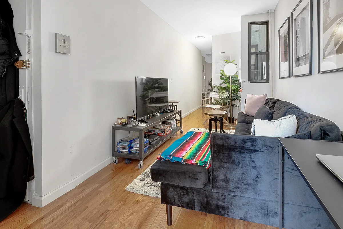 Building Photo - 453 E 84th St #4N