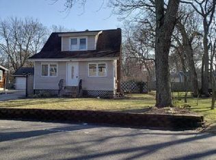 282 Peconic Ave, Medford, NY 11763