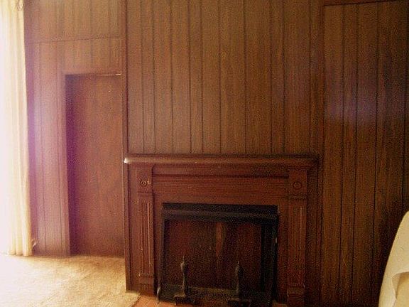 4th image of 404 S Indianola St