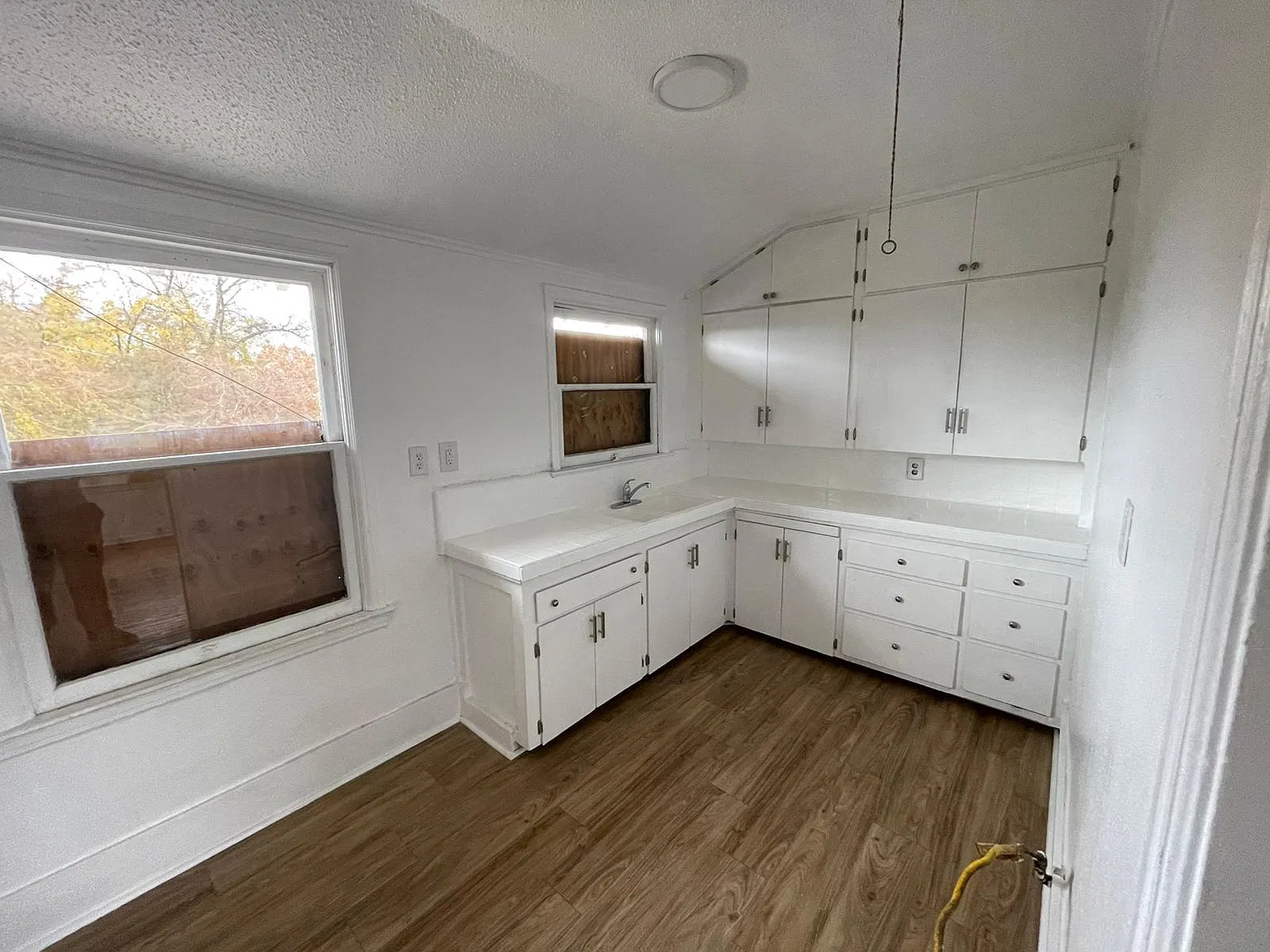 147 Arvin St — Photo 4