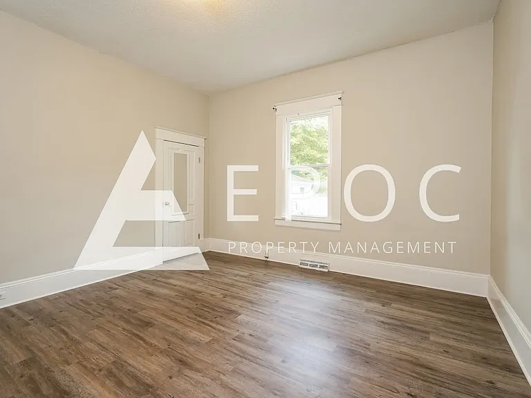 705 Salisbury Ridge Rd — Photo 9