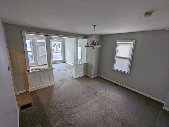 4th image of 137 W Market St APT 1