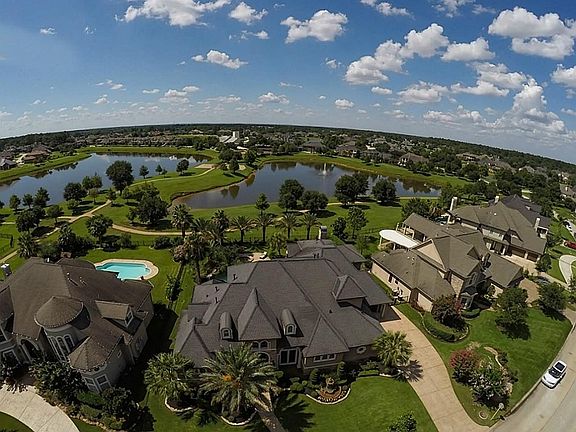4th image of 13907 Winding Springs Dr