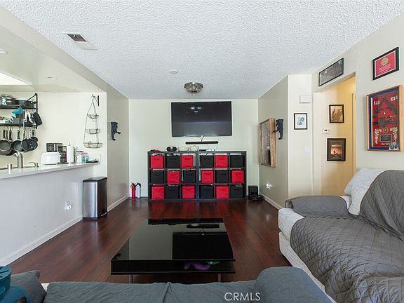 2nd image of 528 Derby Rd