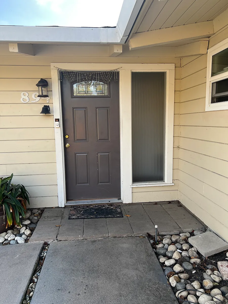 Entry door - 894 Ames Ave