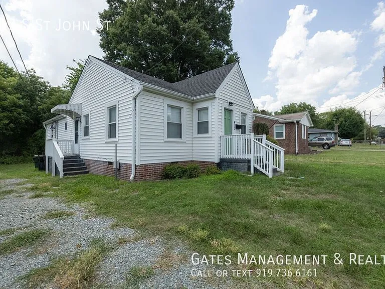 413 S Saint John St — Photo 2