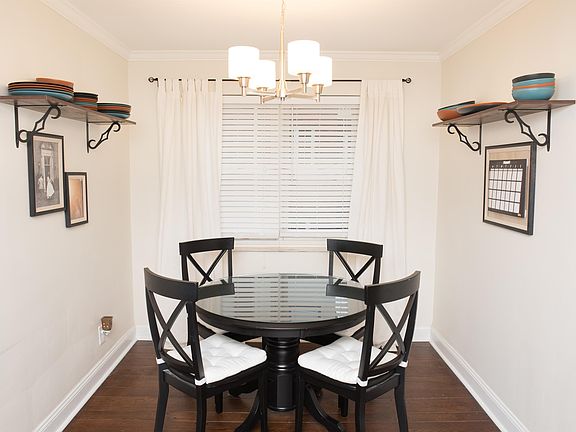 5th image of 2023 Edgecliff Pt APT 4