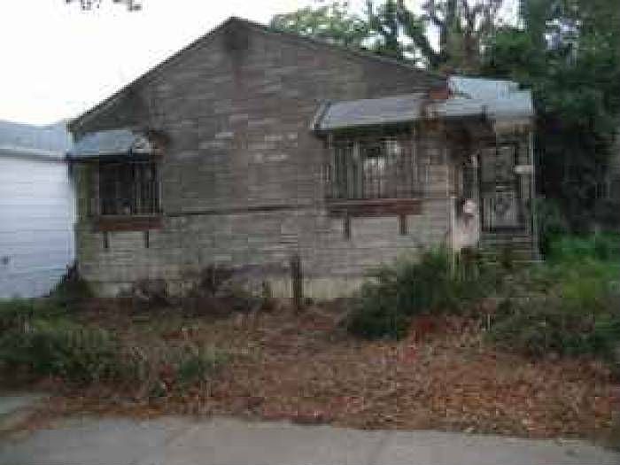 1st image of 1250 E 100th St