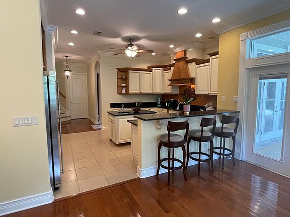4th image of 8620 SE 17th Ct