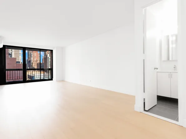 245 East 58th Street image 1 of 5