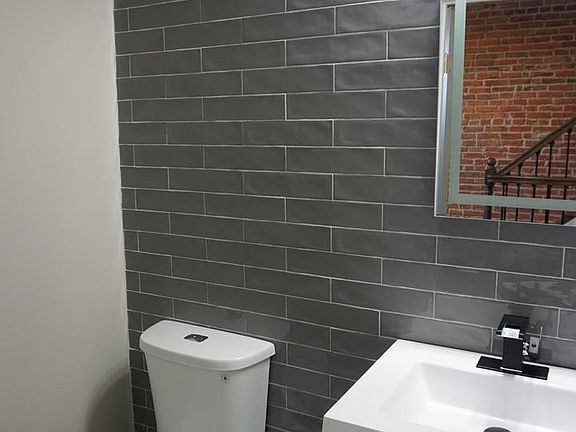 5th image of 1340 N Fremont Ave