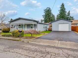 370 Beverly Ln, Gladstone, OR 97027