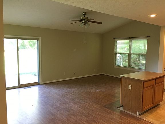 3rd image of 600 S 17th St