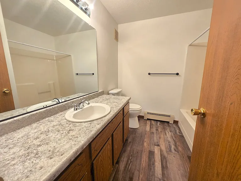 Chaplewood 2 Apartments — Photo 10
