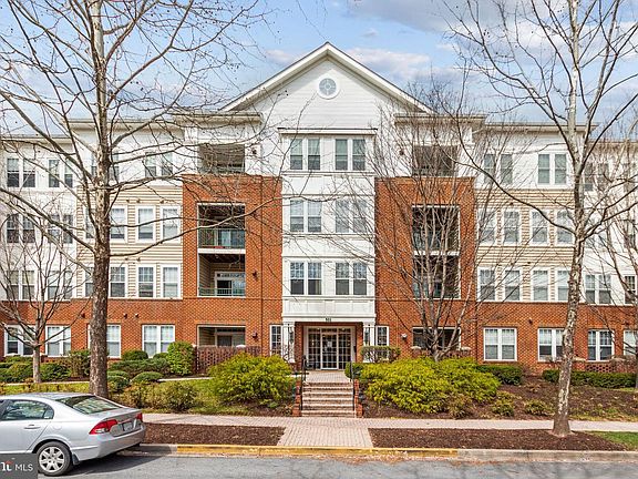 2nd image of 501 King Farm Blvd APT 405