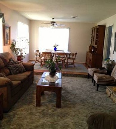 Formal/familyDining room