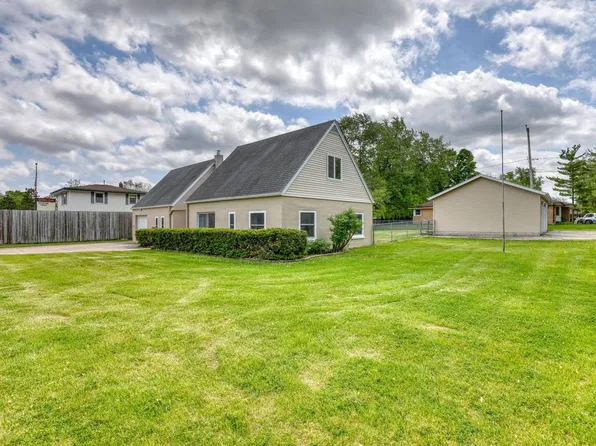 4325 W Grange AVENUE, Greenfield, WI 53220