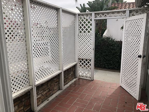 5th image of 935 N Vista St #937