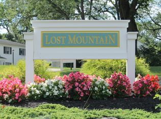 6 Lost Mountain Trl, Rochester, NY 14625
