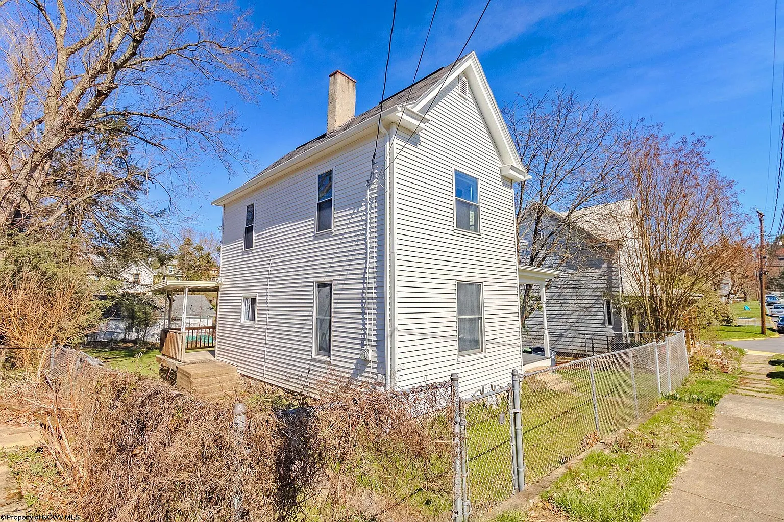 459 Melrose St photo 1