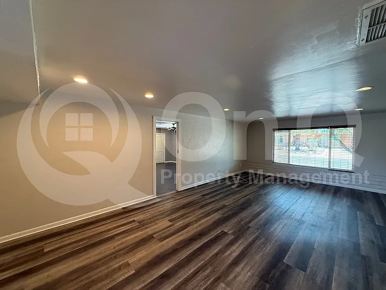 8601 E Calle Bolivar — Photo 15
