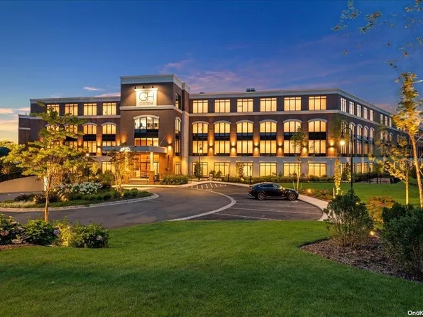 10 Shore Road #307, Glenwood Landing, NY 11547