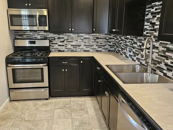 9 Ring St #9, Rural Ridge, PA 15075